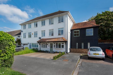 View full details for Wooburn Manor Park, Wooburn Green, HP10