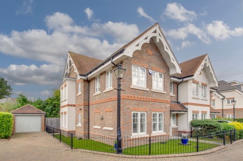 View full details for Bramley Gardens, Bourne End, SL8